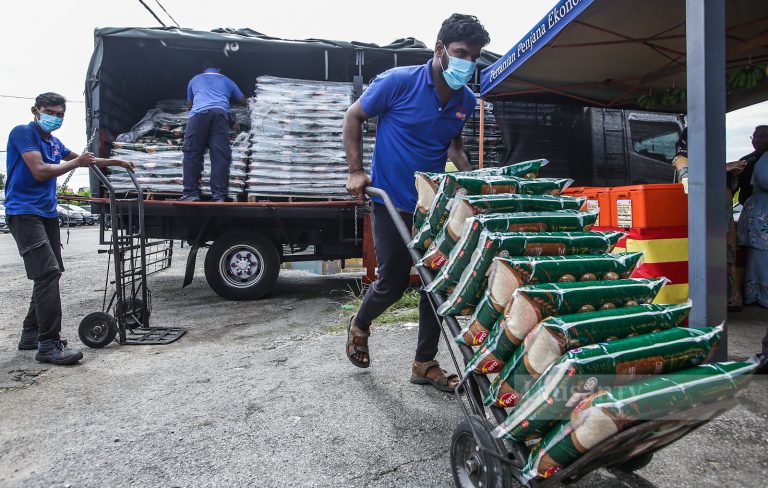 PGA8 rampas 1,000kg beras seludup di Pasir Mas