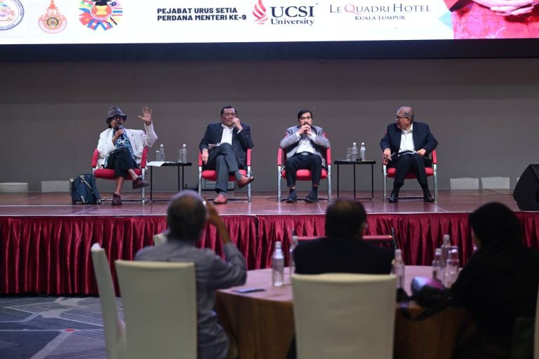 Fenomena guna bahasa asing usaha lupus Bahasa Melayu?