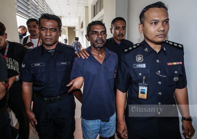 Penganggur bunuh bapa guna penyodok pasir didakwa