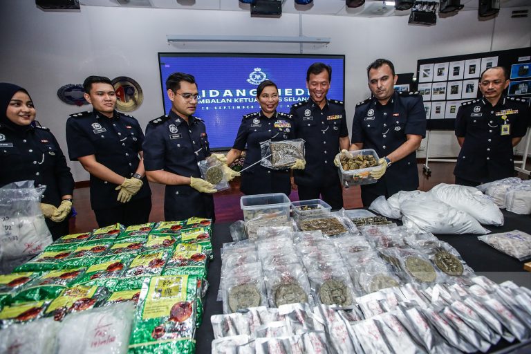 6 Melayu, 4 India, 1 Cina serta 3 warga asing ditahan edar dadah bernilai RM12.8 juta
