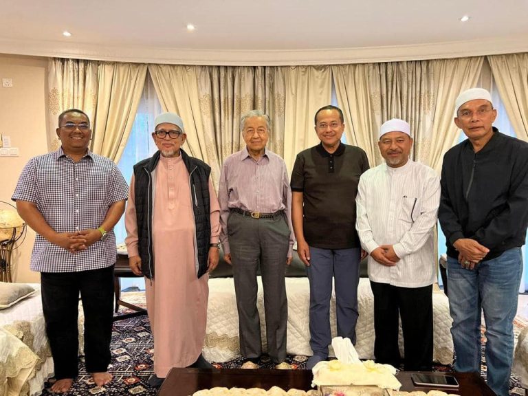 Pertemuan pemimpin PAS dengan Tun Mahathir tarik perhatian