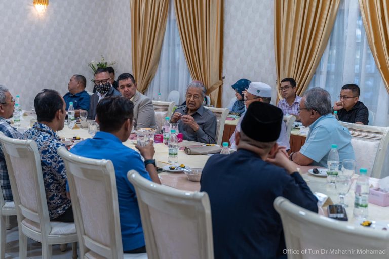 Perlis sesuai laksana projek tenaga solar – Dr Mahathir