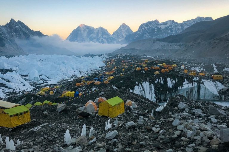 Pegawai Kementerian Luar meninggal dunia di Everest Base Camp