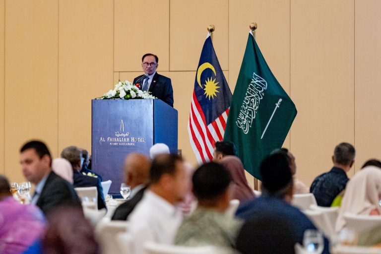 Anwar bincang konflik Palestin dengan Liga Muslim Sedunia