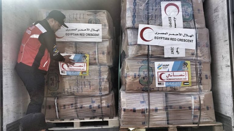 IKAF hantar 15 lori, trak bantuan ke sempadan Rafah