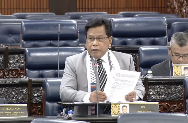 Zahari nafi diugut, disogok supaya sokong PM