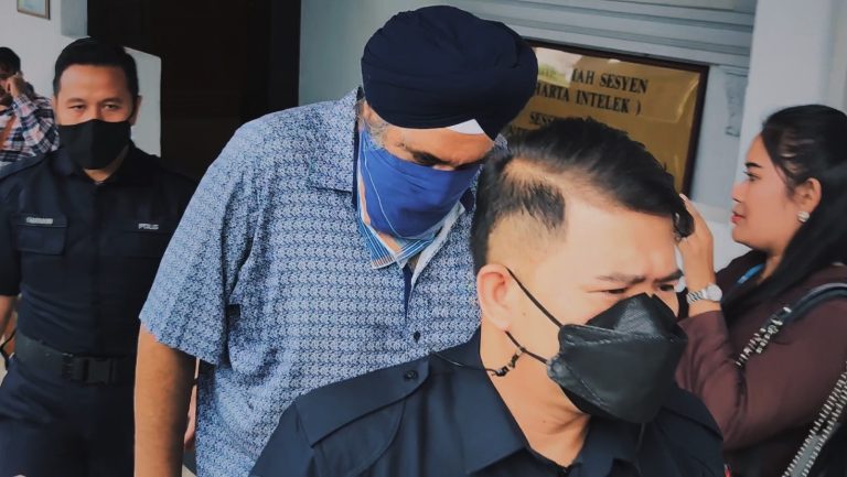 Pemilik gedung tekstil didakwa subahat cederakan bekas hakim guna pemutar skru