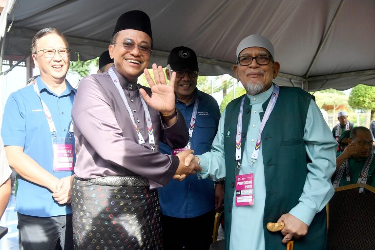 RASMI: PN menang bergaya, Samsuri peroleh majoriti lebih 37,000 undi