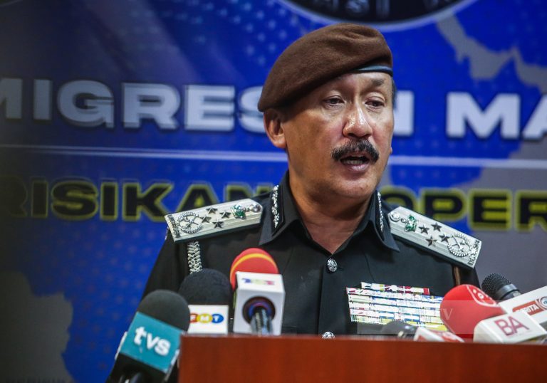 Pegawai Imigresen tak boleh tolak permohonan walaupun tak fasih bahasa Melayu