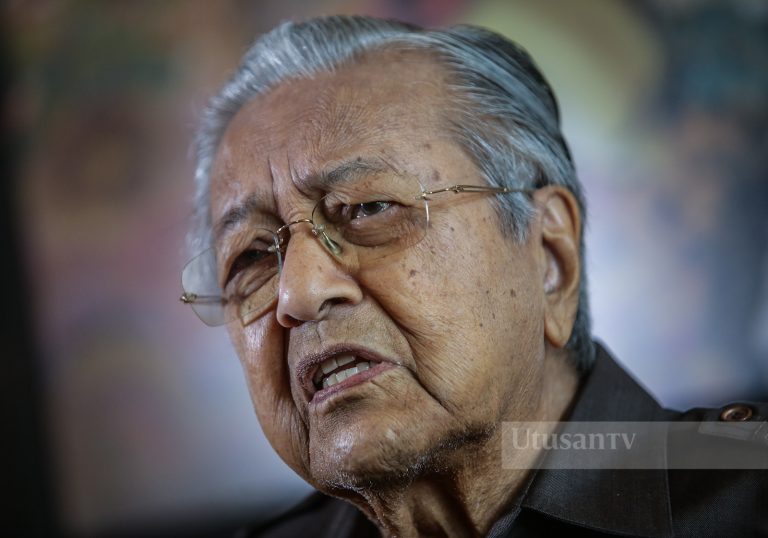 Tun M dakwa pemimpin negara serah kemerdekaan untuk nampak hebat