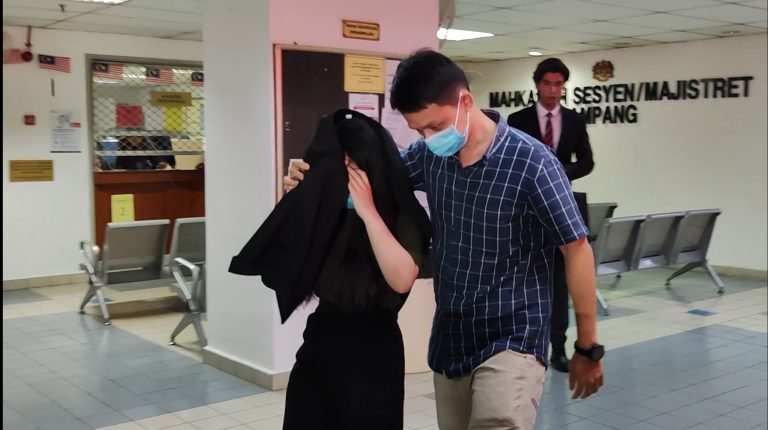Ugut bunuh Muhyiddin, pembantu klinik mengaku tak bersalah