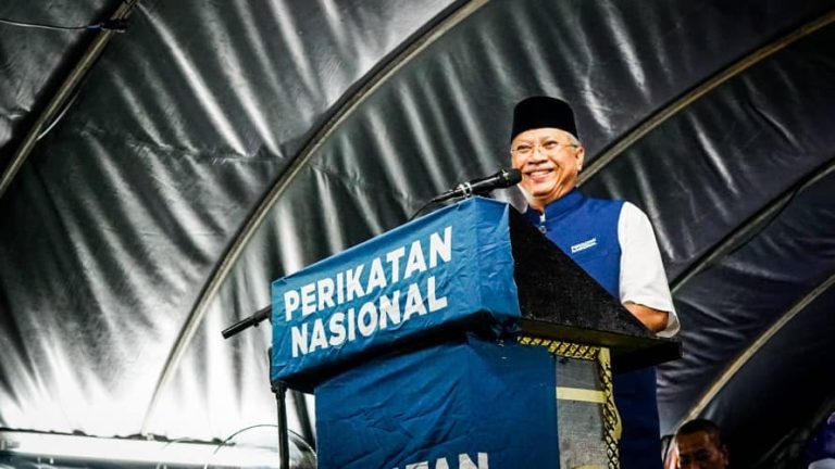 Galak wakil rakyat ‘melompat tanpa lompat parti’ akan makan diri, kerajaan boleh bertukar – Annuar