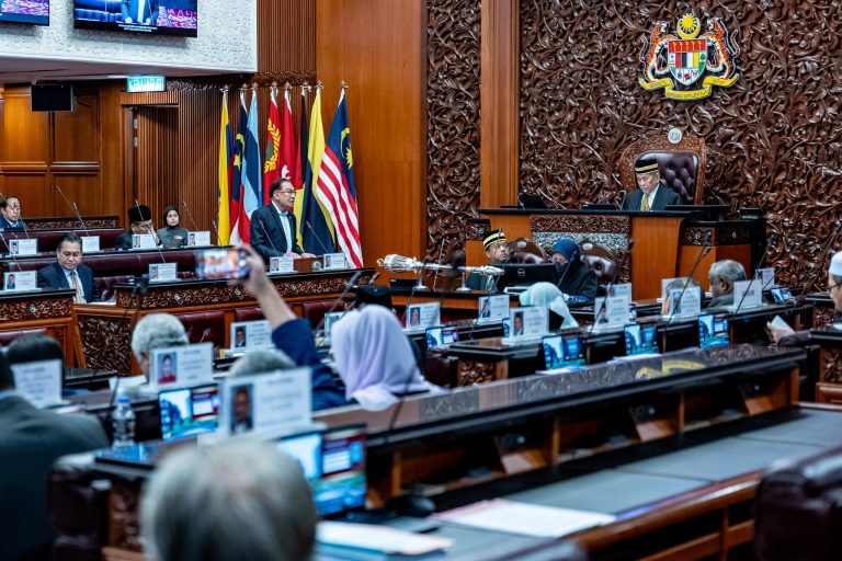 ‘Mungkin Pasir Mas lupa, dua kali Anwar ‘buka peluang’ undi tidak percaya’ – Fahmi
