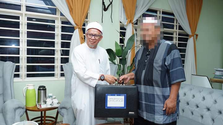 Jam Rolex Zulkifli dibida RM135,000 diserah kepada pemilik baharu