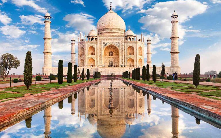 Di sebalik cinta sejati Taj Mahal yang banyak dipertikaikan