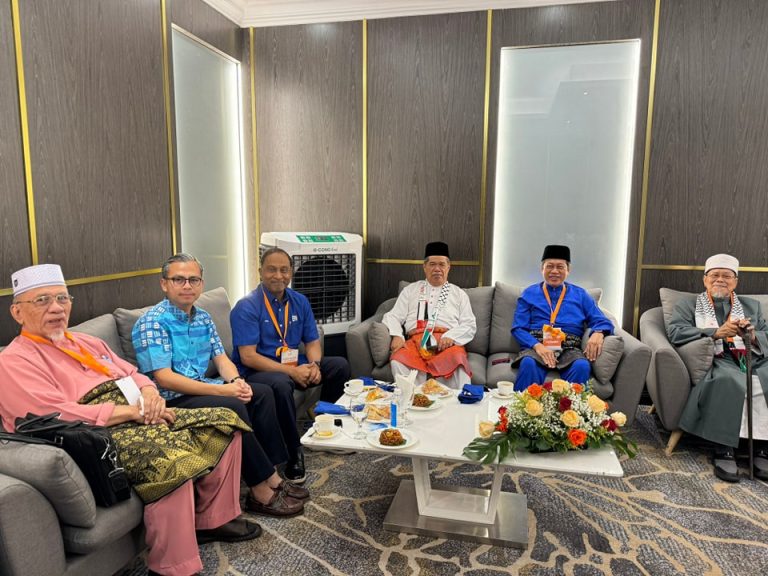 Semoga hubungan Amanah dan UMNO terus kukuh, kata Ahmad Maslan