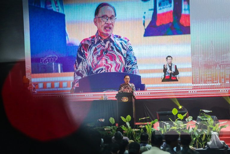 Kerajaan sentiasa berusaha ringankan beban belia, mahasiswa – Anwar