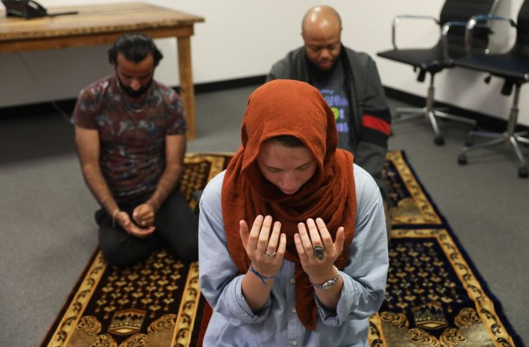 Islam ibadah tauhid akhlak