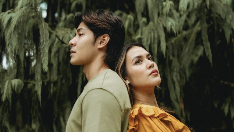 [VIDEO] Raisa akhiri 2023 dengan Tak Berharap Lagi, tampilkan Meerqeen dalam video lirik