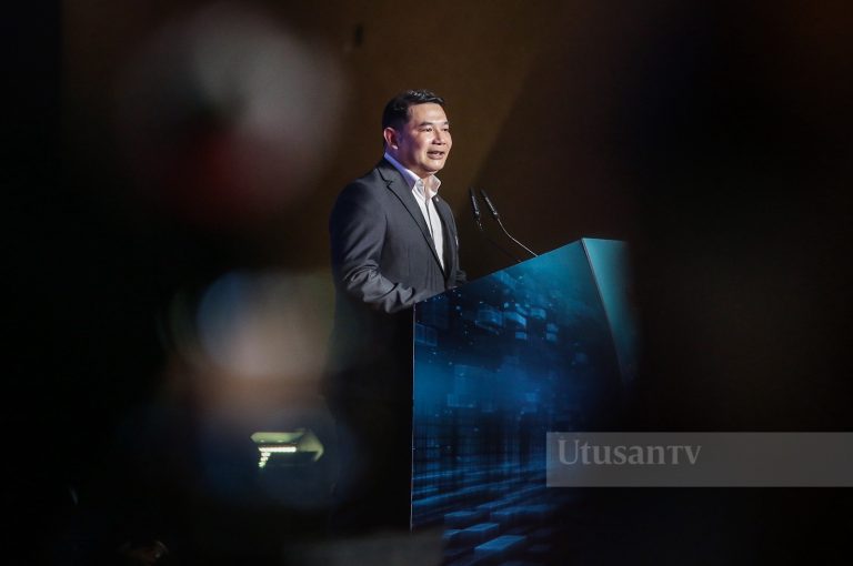 Subsidi petrol akan dikurangkan tahun ini – Rafizi