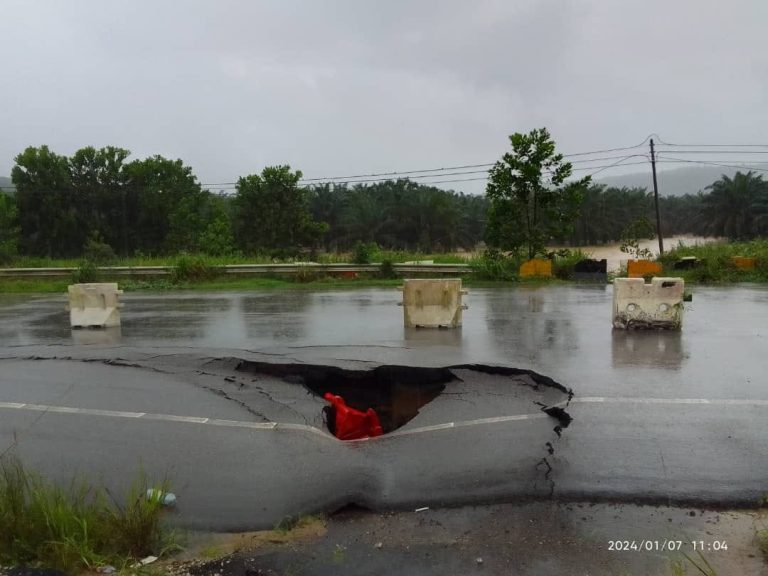Jalan Kuantan-Segamat ditutup hingga 28 Januari akibat mendap
