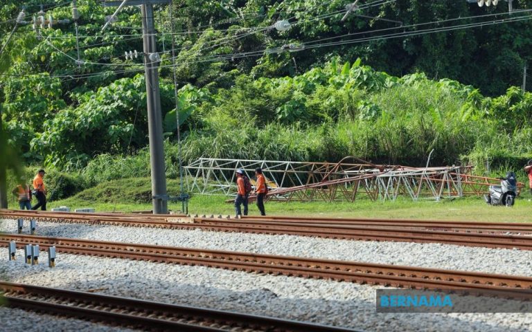 Kecuaian kontraktor punca kren tumbang, KTMB rugi lebih RM2.4 juta