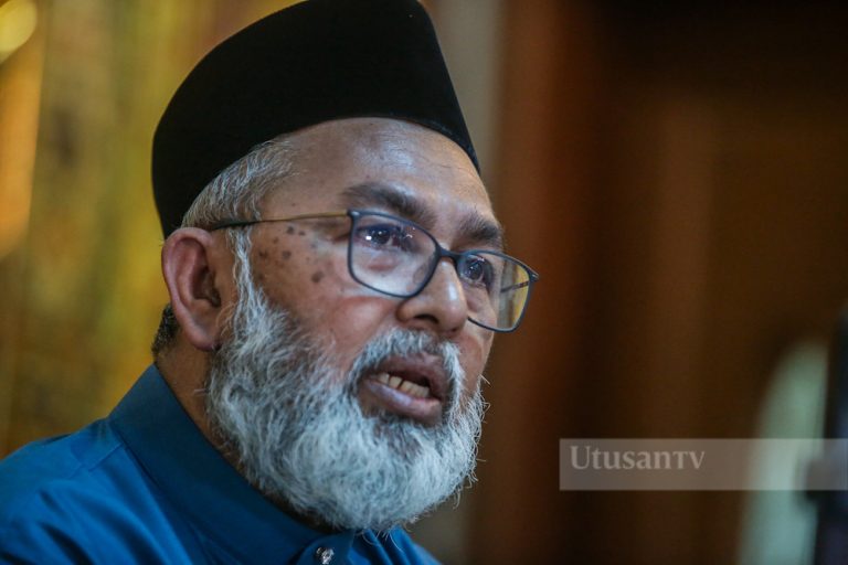 6 Ahli Parlimen Bersatu serah surat kepada Speaker