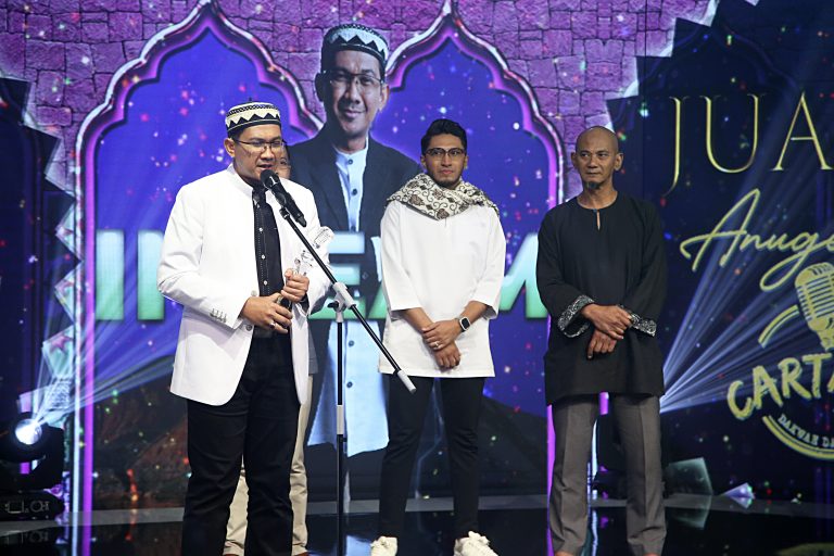 Inteam diangkat sebagai juara Anugerah Carta 114