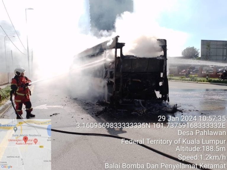 Bas Rapid KL terbakar, enam penumpang selamat