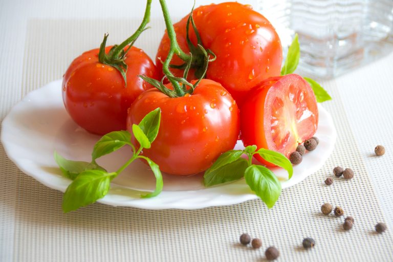 Buat sendiri je masker tomato dekat rumah, lagi selamat dan dijamin kulit cantik