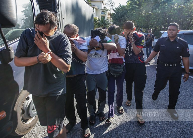 Ikat, pukul lelaki sampai mati: 5 penghantar makanan didakwa bunuh