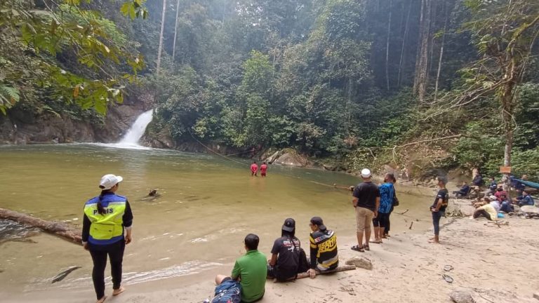 Penuntut IPTA dikhuatiri lemas di Lata Hammer