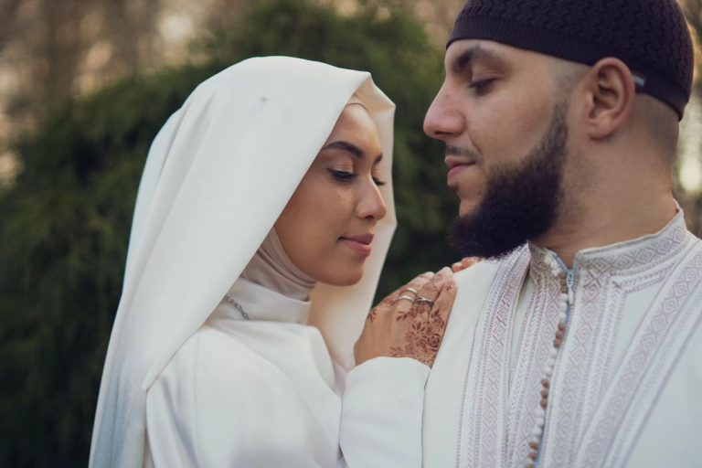 Essam tempelak tindakan Noh dedah identiti Musa & nama ibu kandung – “Apa-apa boleh cari saya bukan Mizz Nina”
