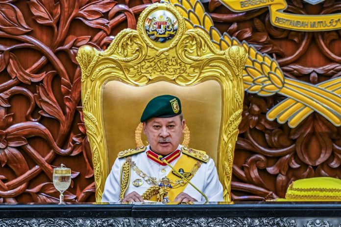 Yang di-Pertuan Agong Sultan Ibrahim berkenan menyampaikan titah sempena Istiadat Pembukaan Mesyuarat Pertama Penggal Ketiga Parlimen ke-15 di Parlimen, hari ini. GAMBAR: Jabatan penerangan