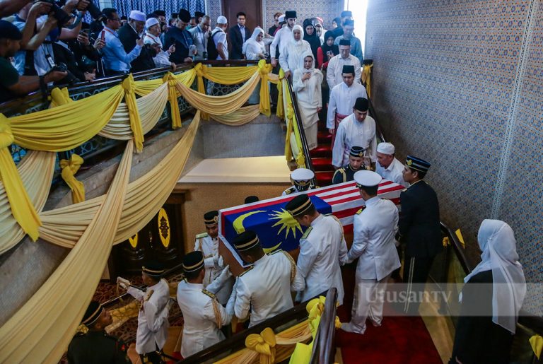 Jenazah Abdul Taib diterbangkan ke Kuching