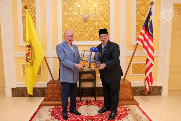 Agong terima menghadap Yang Dipertua Dewan Rakyat