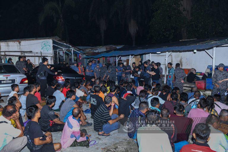 Imigresen gempur penempatan haram, tahan 132 pendatang asing