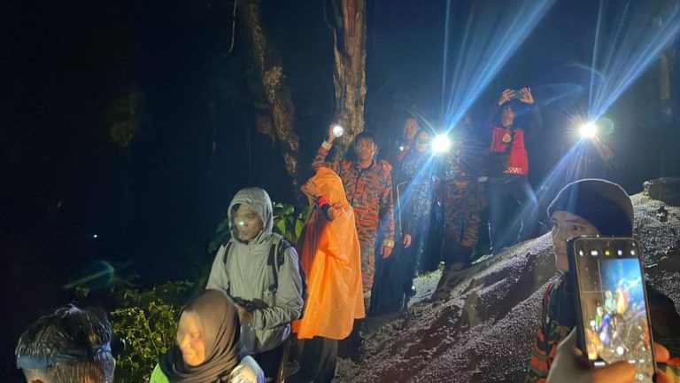 Enam pendaki sesat di Gunung Angsi selamat, seorang cedera