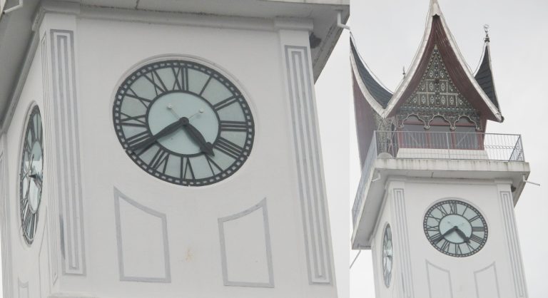 Mengapa angka romannya ‘IIII’ dan bukannya ‘IV’? Kisah di sebalik Jam Gadang, si kembar Big Ben di Sumatera Barat