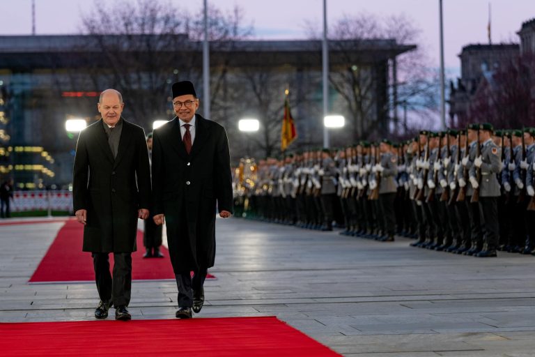 Kritikan lantang PM kepada pemimpin Barat tepat pada masanya