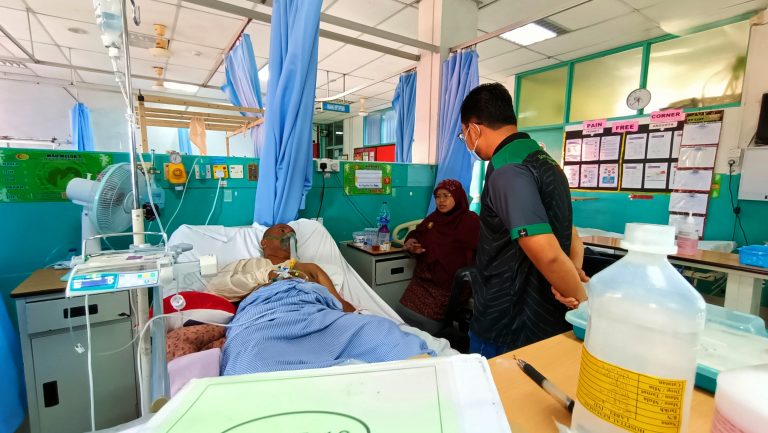 MPOGCF hulur sumbangan kepada kakitangan Perhilitan cedera diserang gajah liar