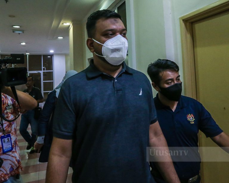 Padah benarkan syarikat bukan Islam jilid al-Quran, pengarah didenda RM8,000