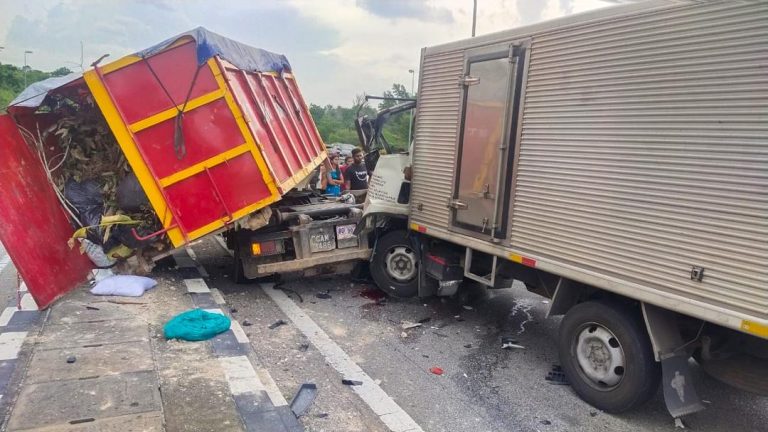 Warga Myanmar maut akibat tersepit dalam kemalangan melibatkan 2 buah lori