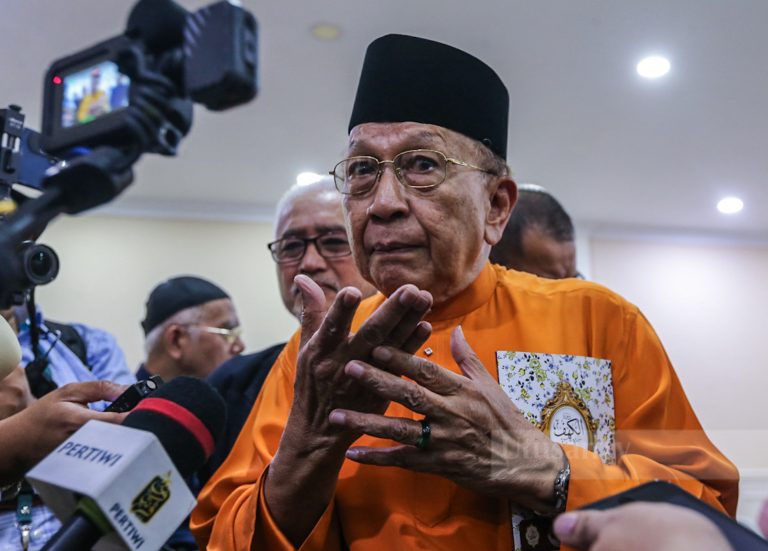 Zahid Hamidi cerminkan kelemahan kerajaan – Rais Yatim