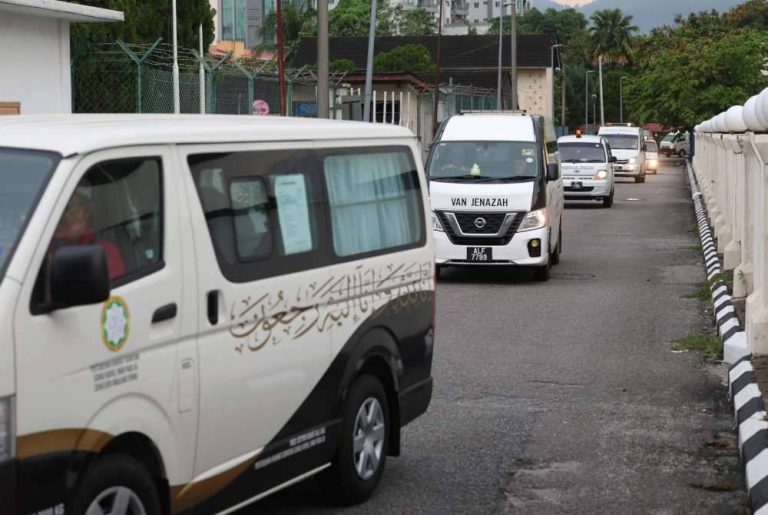 Jenazah mangsa nahas helikopter TLDM tiba di HRPB untuk bedah siasat