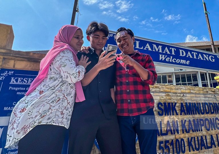 Dispilin, hormat guru, rendah diri & jaga agama formula semua A dalam SPM