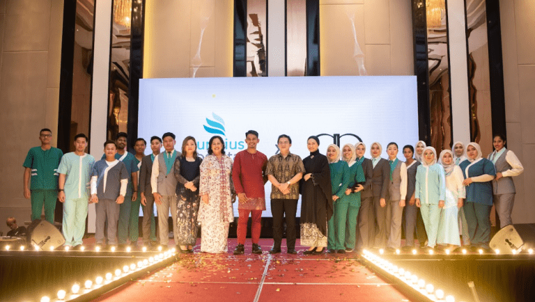 Rizman Ruzaini suntik elemen fesyen dalam seragam hospital, Aurelius Healthcare tampil 13 set pakaian baharu