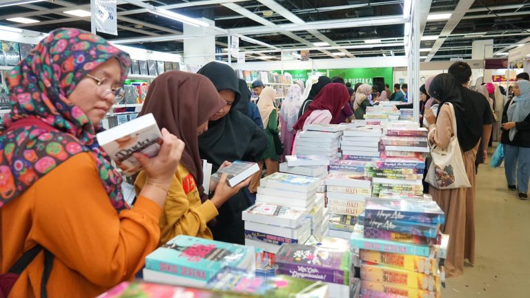 Pelajar IPT boleh mohon baucar buku RM100 bermula hari ini