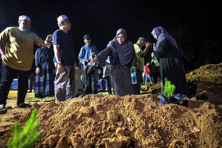 Jenazah bekas pengarang URTV, Huzz selamat dikebumikan