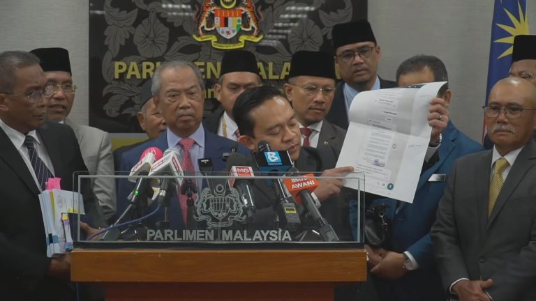 Wan Saiful dedah gambar, butiran perbualan WhatsApp cubaan ‘ejen’ kacau ganggu supaya sokong PM